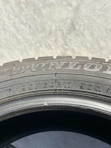 195/60R17 
スタッドレスタイヤ　　