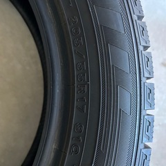 205/55R17  
スタッドレスタイヤ の画像