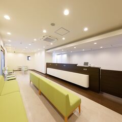 無資格・未経験OK☆受付以外にも採用担当やSNS運用など様々な業務に挑戦可能！社保完備の画像