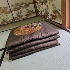 初期昭和レトロ/1950年代物】座布団 鳳凰紋様 鳳凰柄 焦げ茶色 茶色 4枚セット 4客セット たくさん 御座敷座布団の画像