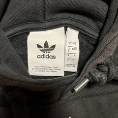 adidasオリジナルス　パーカーの画像