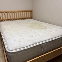 ダブルベッドの画像