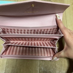 サマンサタバサ 二つ折り財布の画像