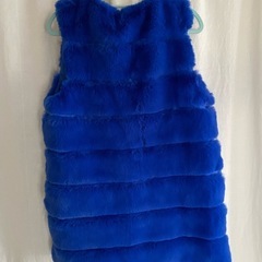 🟦高級エコファーベスト ジレ ショッキングブルー ほぼ新品🟦の画像