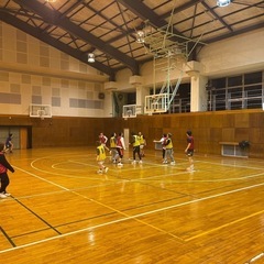 いつも通り、行橋バスケットボールサークルは12月12日（木）行橋市立仲津中学校の体育館、19時から21時でありますよ。  − 福岡県