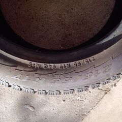 【受け渡し者様決定しました】ピレリ　スタッドレス　215/55/17の画像