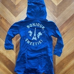 【無料】鈴鹿10 ユニクロUTスヌーピー柄ロングスウェットパーカー110cmの画像