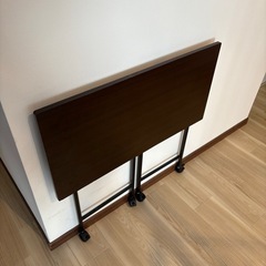 机、テーブルの画像