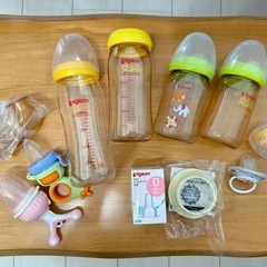 【無料】哺乳瓶＋離乳食フィーダー＋おしゃぶり