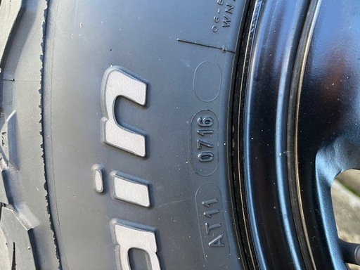 ハイエース　グッドリッチ　235 75R15 ホイールセット