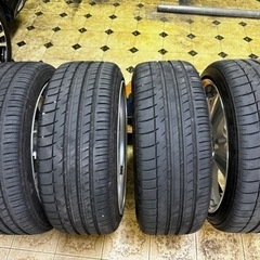 車のパーツ タイヤ、ホイールの画像