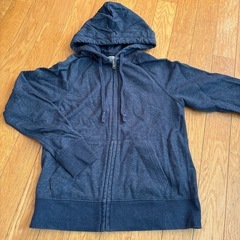 UNIQLO パーカーMサイズ