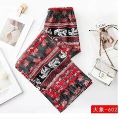 ①	タイで人気の象柄パンツで軽い生地でウエストは、伸縮性があるゴム仕様なので快適な履き心地です。サイズはウエストは40インチまで伸縮可能で、長さは95センチメートルで脚幅は20〜22インチです。柄は4タイプありますのでお好みのタイプをお選びいただけます。890円とタイで売られている価格より安い値段での販売です。の画像