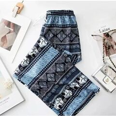 ②	タイで人気の象柄パンツで軽い生地でウエストは、伸縮性があるゴム仕様なので快適な履き心地です。サイズはウエストは40インチまで伸縮可能で、長さは95センチメートルで脚幅は20〜22インチです。柄は4タイプありますのでお好みのタイプをお選びいただけます。890円とタイで売られている価格より安い値段での販売です。の画像