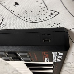 アカイ MIDIキーボード 25鍵 コンパクトサイズ 中古　作動状態良好。の画像