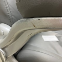 K2412-296 オフィスコム オフィスチェア レクアス グレー 可動肘付き キズ汚れ剥がれ有り③の画像