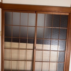 2枚◆ヴィンテージ◆しっかりとした造りの古い木製ガラス戸◆建具 引き戸 レトロ ガレージ 倉庫、枠付 無い、北区赤羽西で手渡し、取り引き制限の画像