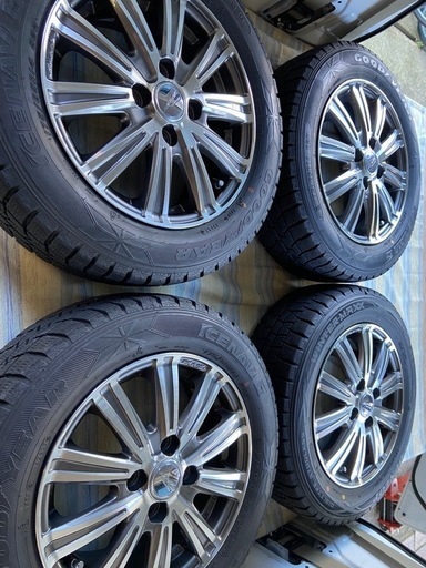 綺麗なENKEIのホイールスタッドレス付き4本