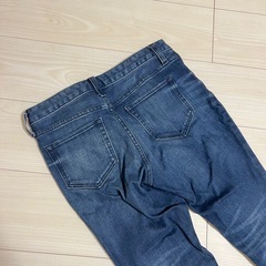 GU ダメージジーンズの画像