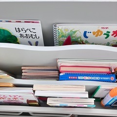 絵本棚  の画像