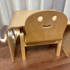 ヤトミ　テーブル　机　トミカ　シルバニア　リカちゃん　パズル　子どもテーブル　　ベビーチェア　ぬりえ　勉強　お絵描き　 キコリ　おもちゃ　椅子　イス　ままごと　本　レゴ　LEGO 
　　の画像