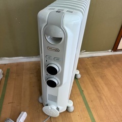 デロンギ　オイルヒーター　中古　RHJ35M1015-LG