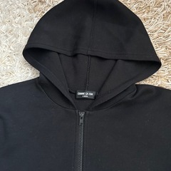 コムサイズム  パーカー　130サイズ　ブラックの画像
