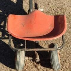 動く作業用椅子　農作業椅子の画像