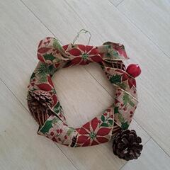 クリスマスリース まつぼっくり リンゴの画像