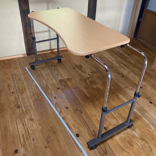 ベッドテーブル