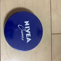 新品　NIVEA 青缶