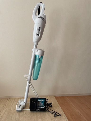 中古品　マキタ　掃除機