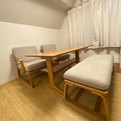 受け渡し予定あり：無印良品リビングでもダイニングでもつかえるテーブル椅子セットの画像