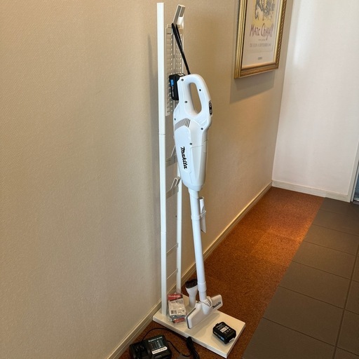 マキタ　Makita  充電式クリーナ CL107FD