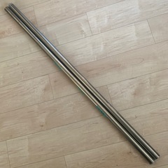 金属ポール
