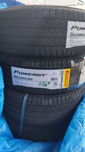新品未使用サマータイヤ4本　ピレリPowergy205/60R16売ります。
