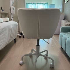⭐︎ほぼ新品未使用⭐︎オフィスチェア　キャスター付き　パソコンチェア　ホワイト　白　ベロアの画像