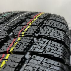 引取交換可能【新品】2024年製 TOYO OBSERVE GSi-6 215/65R16 98H 16インチ スタッドレス 4本 ハイエース エクストレイル等　(MTQ354) クレジットカード QRコード決済可能の画像