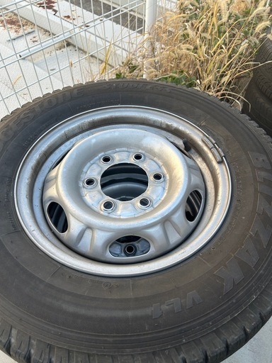 スタッドレスタイヤ