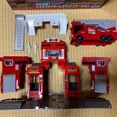 トミカ 変形出動！ビッグファイヤー＆コマンドステーション【オンライン決済】の画像