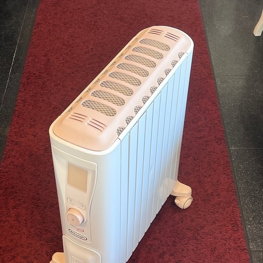 美品！　デロンギ　ベルカルド　　オイルヒーター　ピンク　RHJ75V0916-PK