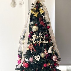 クリスマスツリー　オーナメントたくさん