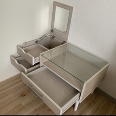 ドレッサー  机の画像