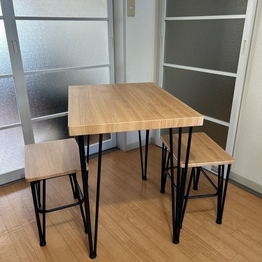 ダイニングテーブル2人掛け　お譲り先決まりました‍♀️