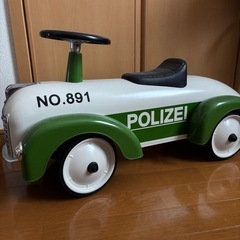 アルタバーグ 子供のおもちゃ 車