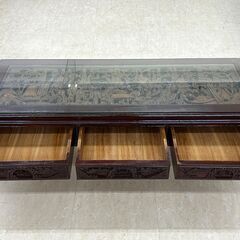 北海道 千歳市/恵庭市 近郊配送 木彫り 彫刻 座卓 ガラステーブル 引き出し付き 中国 美術 工芸品 アンティーク 店頭でのお受渡し大歓迎の画像