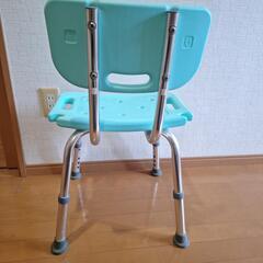 背もたれ付きシャワーチェアーの画像