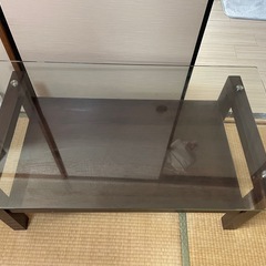 ガラステーブル