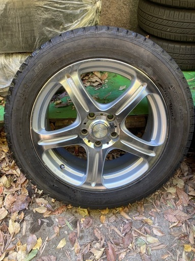 冬本番！スタッドレスタイヤ4本セット　アルミ美品　215  55 R17