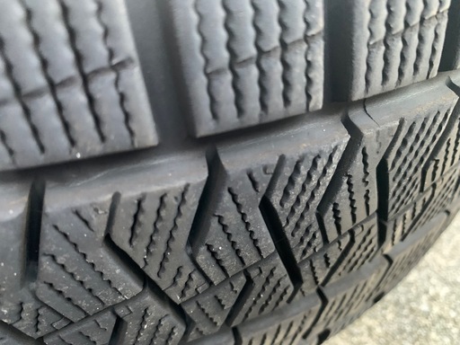 スタッドレスタイヤ（PIRELLI(ピレリ) ）195/65 R15アルミホイール付4本セット